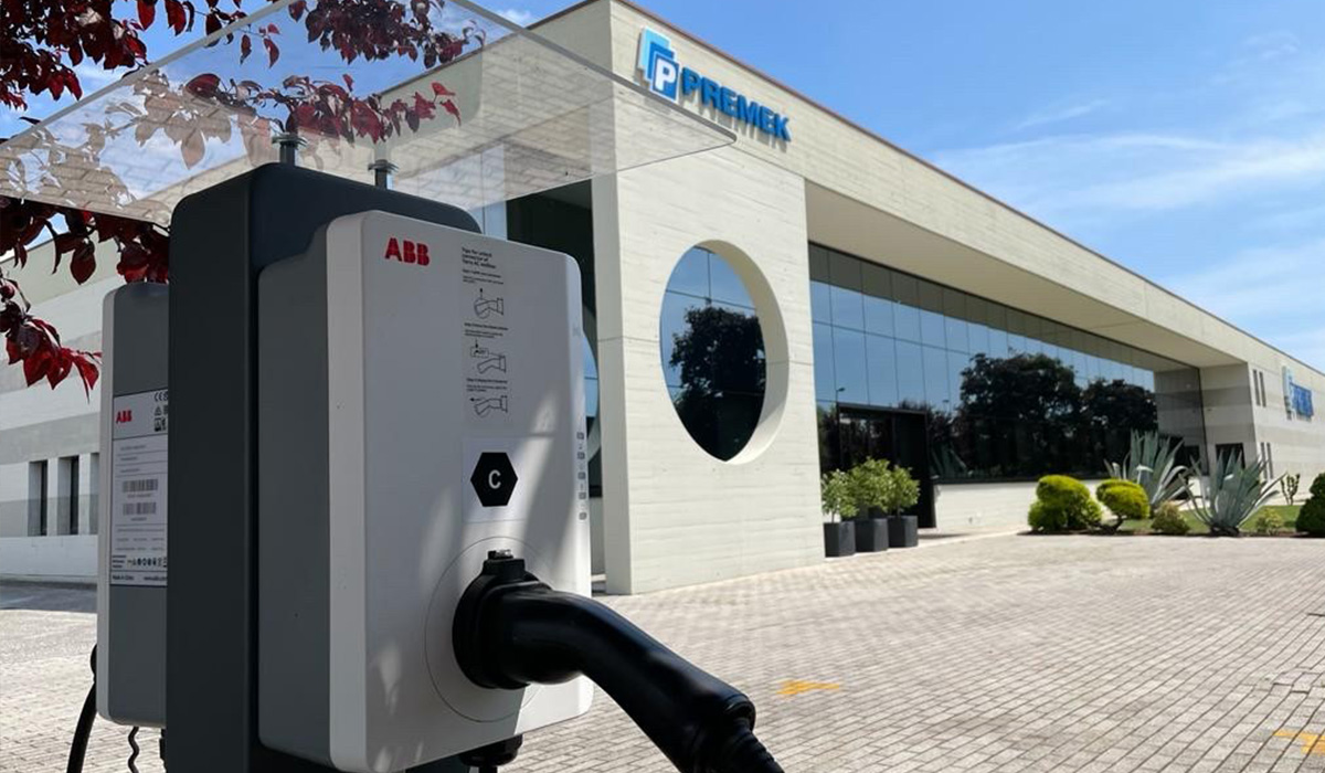 Colonnina per la ricarica dei veicoli elettrici | Premek